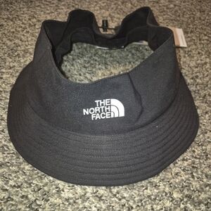 The North Face Classic V Top Knot Hat. Tnf Black